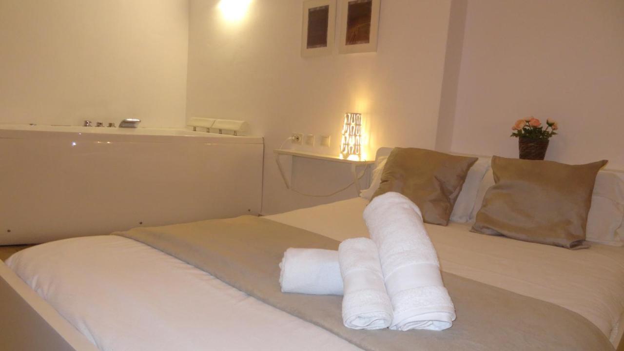 Cozy Rooms - Banera Hidromasaje บาเลนเซีย ภายนอก รูปภาพ